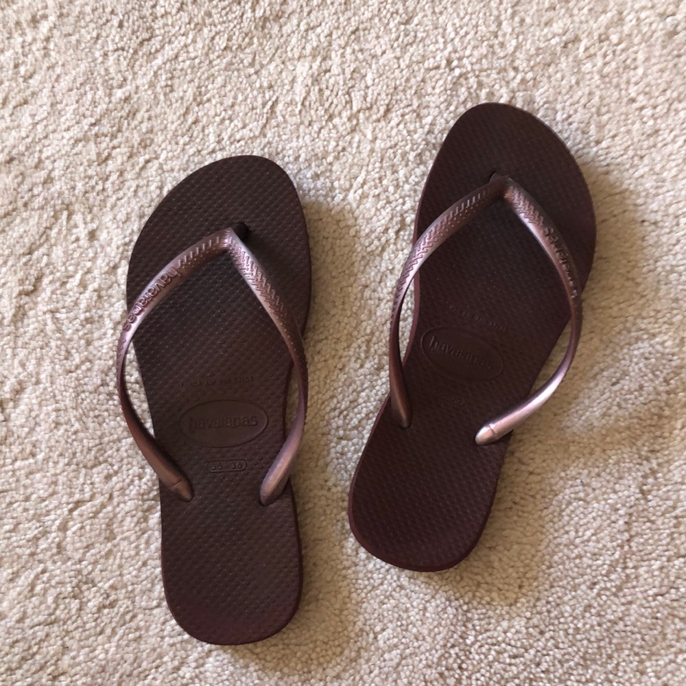 Havaianas maroon metallic flip flops